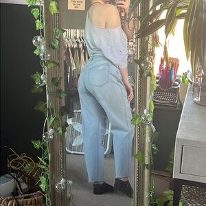 Hollister Jeans ; ultra high-rise mom jeans ; 11R ; w30 L27 ; partially used